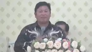 PESAN-Kepala-Desa-Manembo-Revo-Taroreh-saat-menghadiri-ibadah-Minggu-Raya.jpg