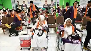 ilustrasi-jemaah-haji-di-embarkasi-Surabaya-Jatim.jpg