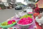 Pedagang Bunga Tabur di Nganjuk Raup Cuan Jelang Ramadan 2026, Penjualan Meningkat