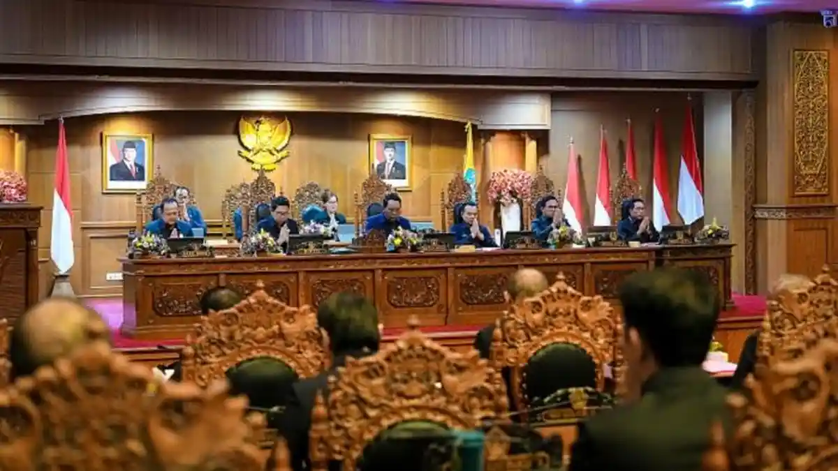 Rapat Paripurna DPRD Badung, Bupati Sampaikan Penjelasan Ranperda Pertanggungjawaban APBD 2025 - Tribun-bali.com