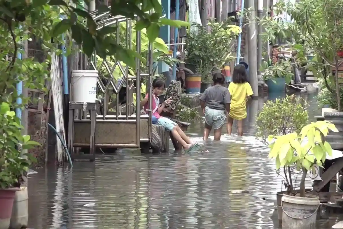 Mohon Segera Bangun Tanggul Laut di Tambak Lorok