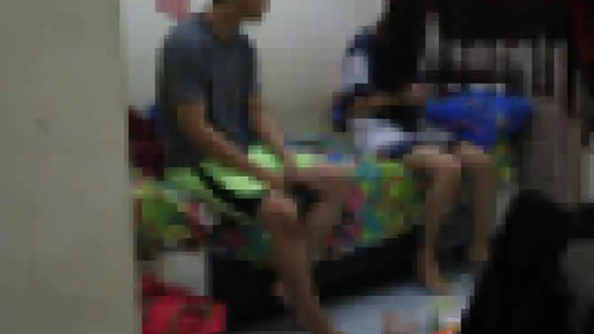 Tiga Pria dan Satu Cewek Bernama Maya Digerebek Saat Lakukan Ini di Dalam Rumah