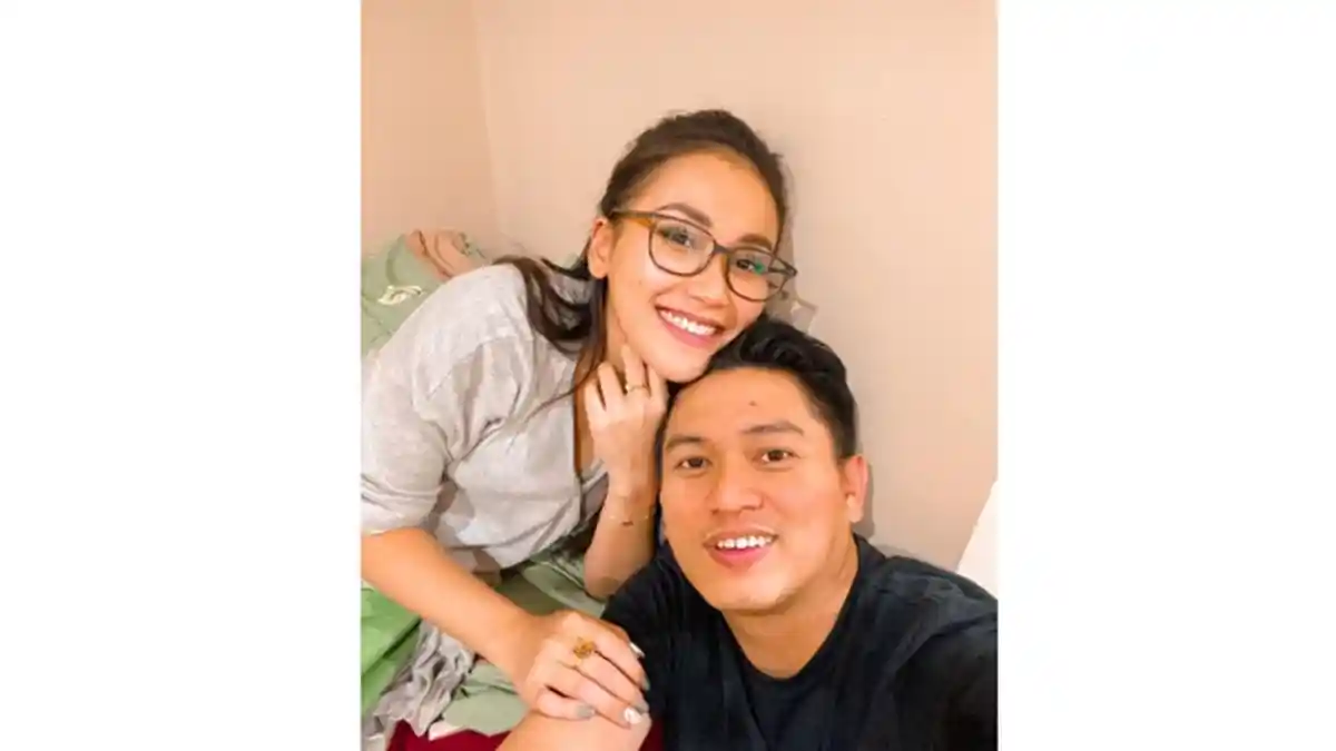 Sempat Dikabarkan Putus, Ayu Ting-Ting Pamer Kemesraan Dengan Adit Jayusman