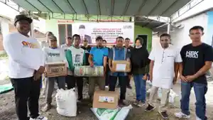 bantuan-pupuk-petani-bawang-sembalun.jpg