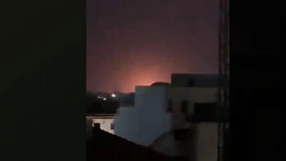 Tel Aviv Ditabrak Drone Yaman, Bola Api Besar Terlihat  di Langit Menimbulkan Kehancuran Dahsyat
