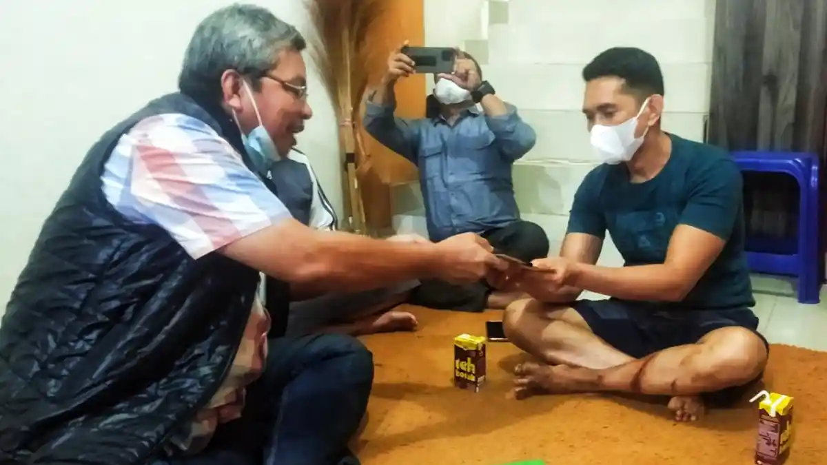 Pemprov Sulsel Santuni Keluarga Kakak-Adik Korban Kebakaran di Rantepao Toraja Utara