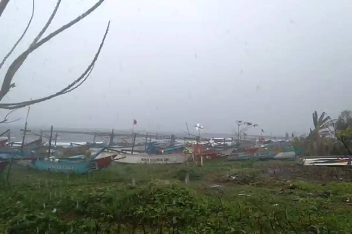 Prakiraan Cuaca Cilacap Sabtu 15 Oktober 2022, Waspada Hujan Sejak Pagi