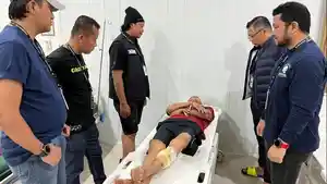Tim-Satresnarkoba-Polrestabes-Medan-menginterogasi-pelaku-pengedar-sabu-1.jpg
