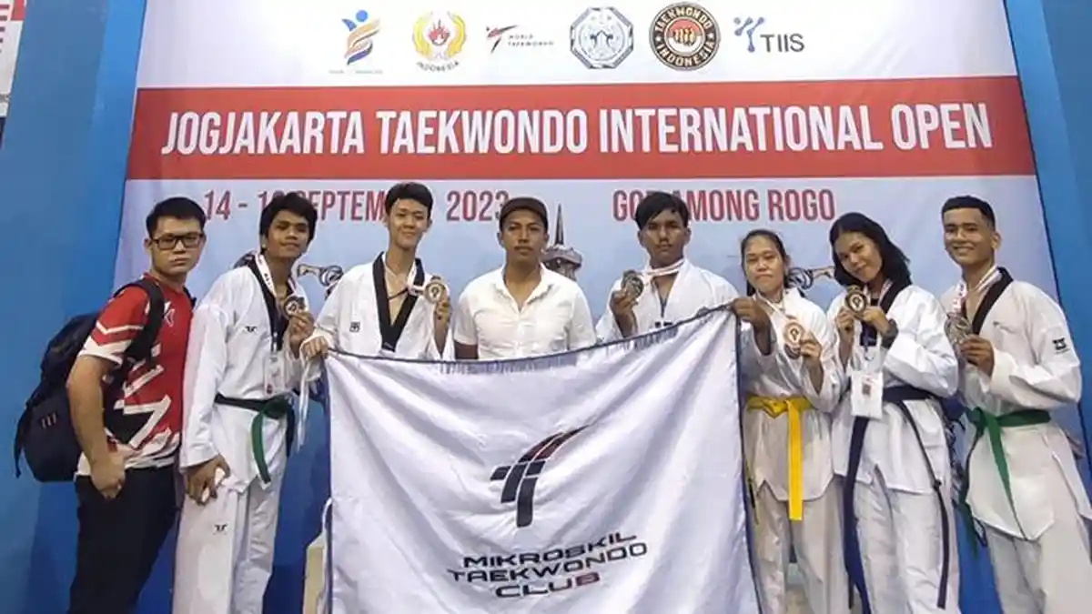 Tampilkan Performa Ciamik! Mikroskil Borong Medali di Yogyakarta Taekwondo International Open 2023