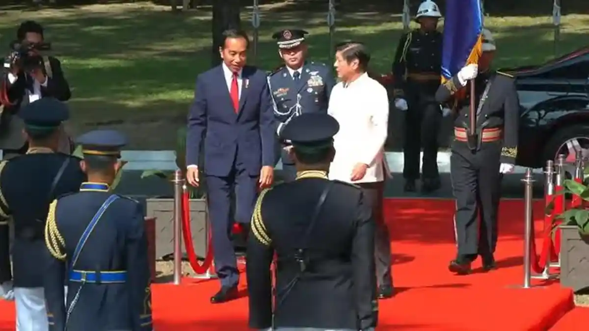 Hari Ini HUT PDIP, Jokowi Pakai Dasi Merah Saat Bertemu Presiden Ferdinand Marcos Jr