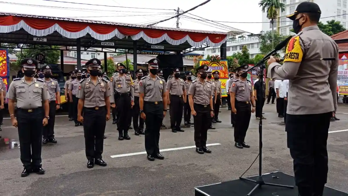47 Personel Polresta Pontianak Mendapatkan Kenaikan Pangkat