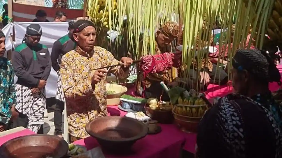 Jamasan Tombak Pusaka Kiai Upas Tulungagung Masuk Agenda Festival Budaya Spiritual Kemenbud
