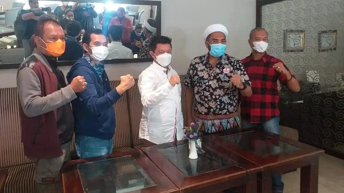 Ngabalin: Yang Expired Menyingkir dan Jangan Pertahankan Oligarki Kekuasaan