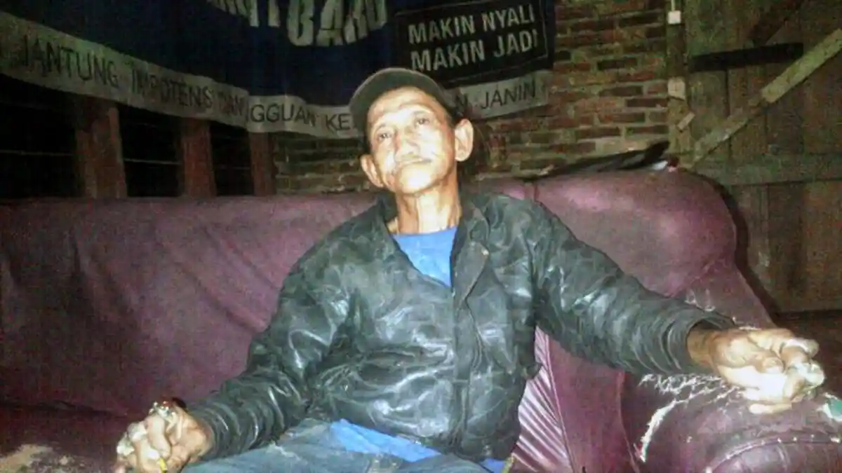 Frengki Serahkan Ratusan Peluru kepada Polisi