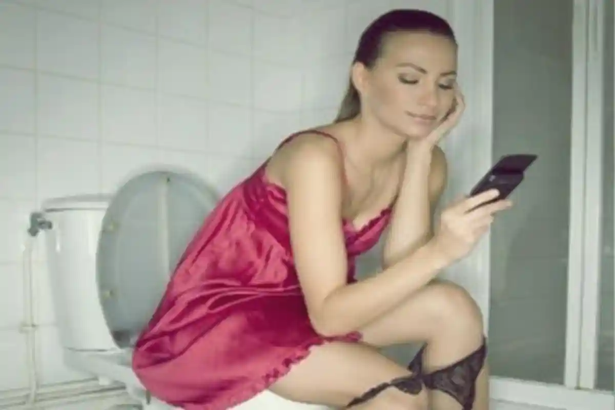 Modus Baru! Pegawai Restoran Rekam Pengunjung saat Gunakan Toilet, Kamera Ditaruh di Botol Pembersih