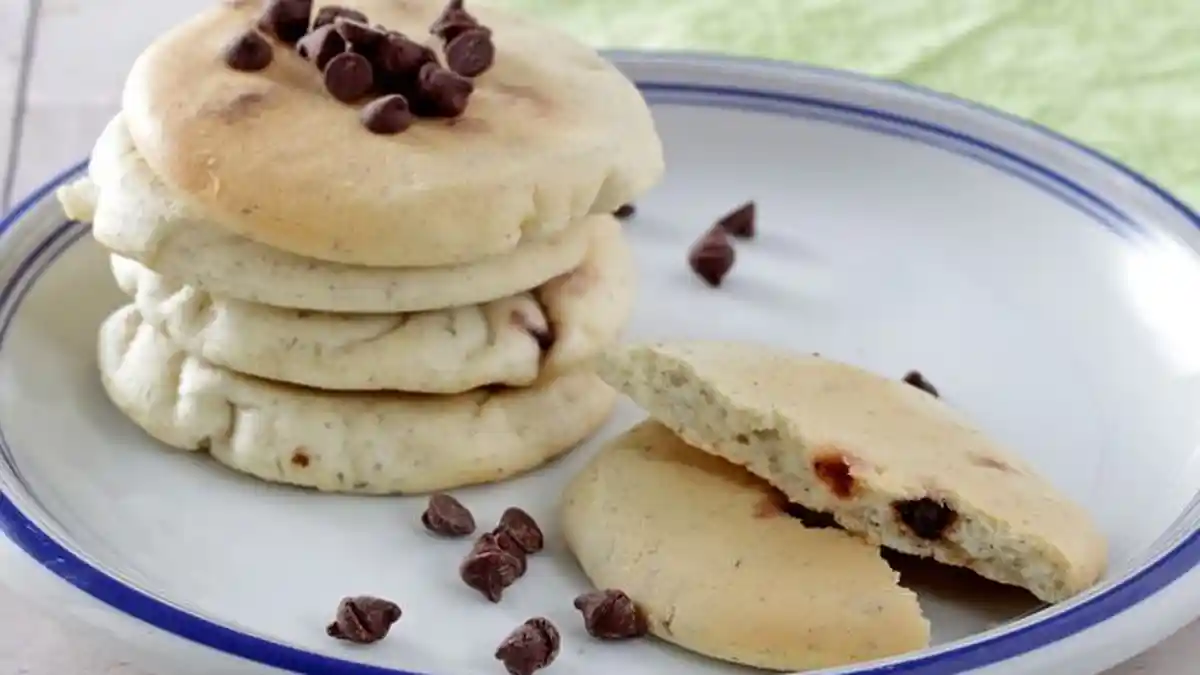 Menu Buka Puasa Pancake Pisang Cokelat Keping dan Cara Buat Pancake Pisang Cokelat Keping