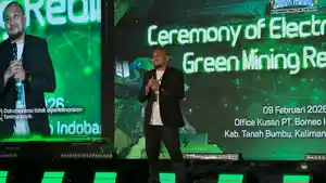 Abdur-Arsyad-Komika-asal-NTT-dalam-acara-Ceremonial-Electrification-and-Green-Mining-Realization.jpg