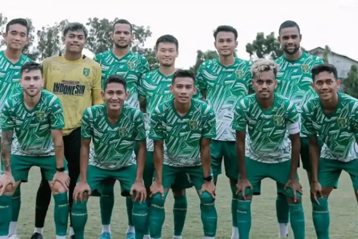 Berita Persebaya Populer Hari ini: Prediksi Tim Utama Liga 1 2022 & Pembelaan Aji Soal Pemain Asing