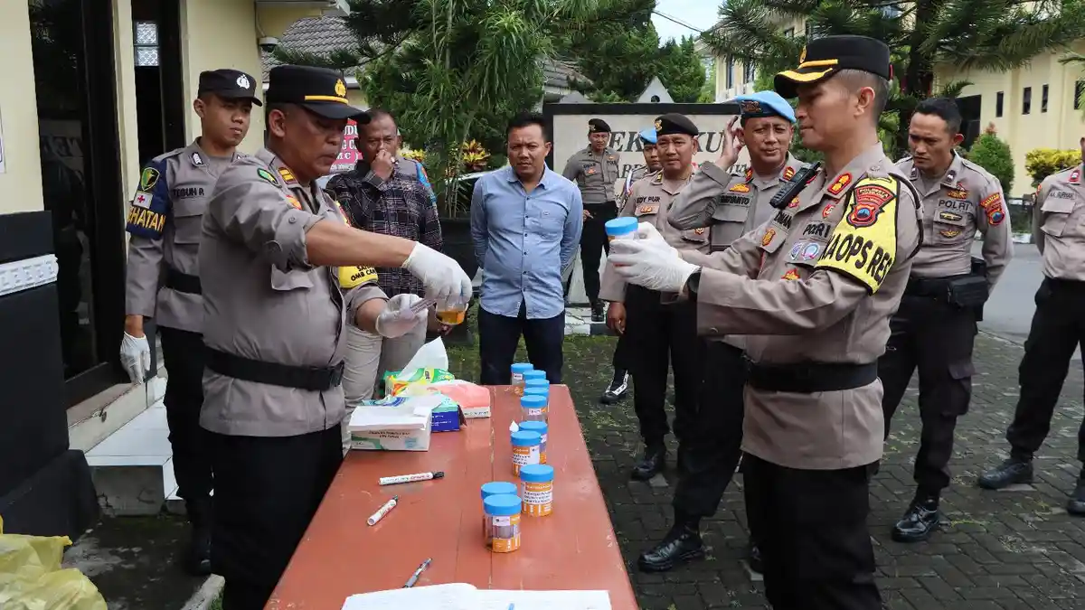 Seluruh Anggota Polresta Magelang Dites Urine Mendadak, Begini Hasilnya