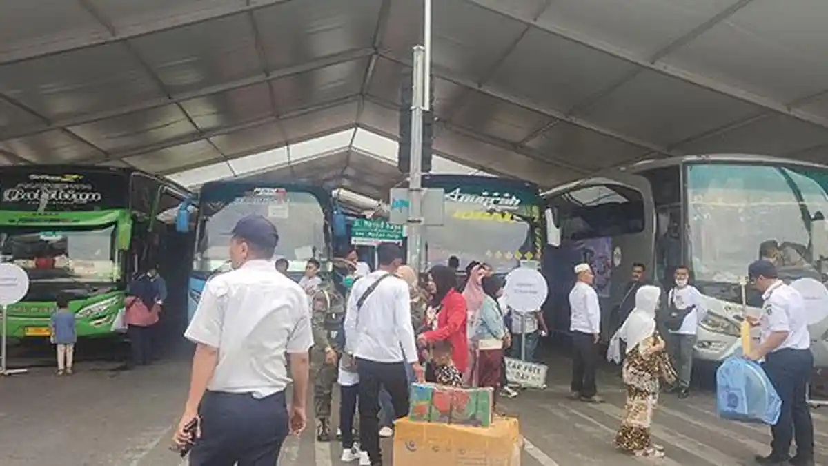 Hari Pertama Mudik Gratis Pemko Medan, Banyak Pemudik Kebingungan Cari Bus yang Akan Ditumpanginya