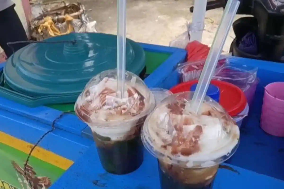 Kuliner di Lampung, Segarnya Es Cincau Bang Pendi Pesawaran
