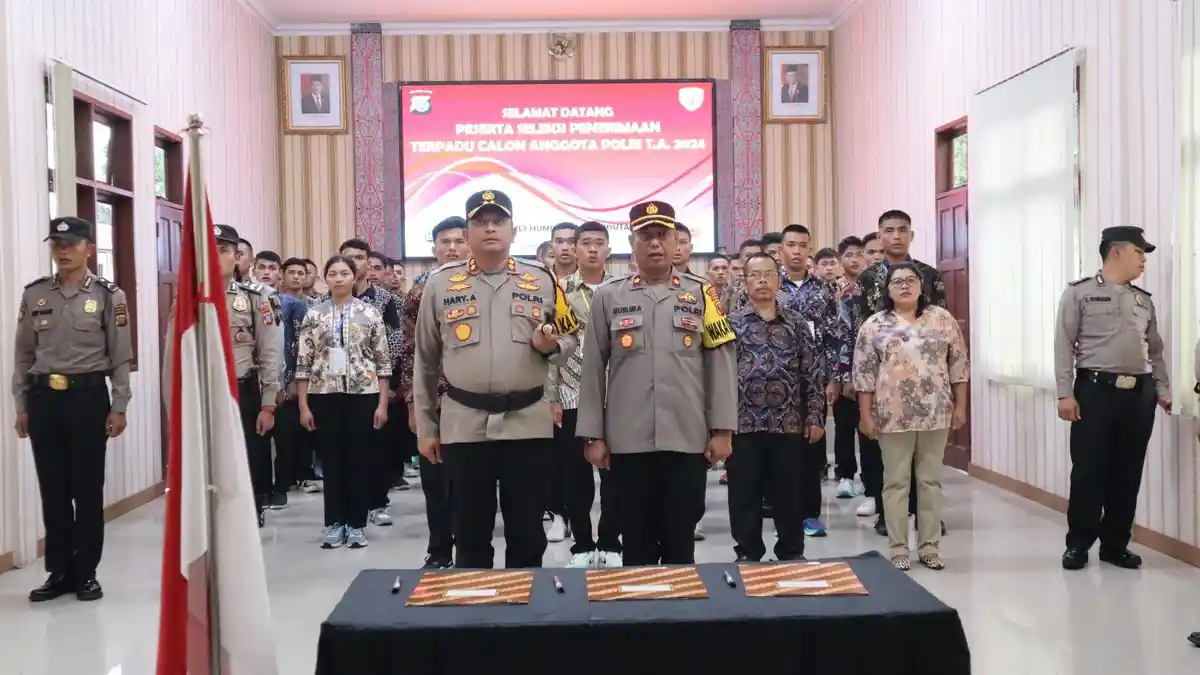 Kapolres Humbahas Pimpin Penandatanganan Pakta Integritas Penerimaan Polri 2024
