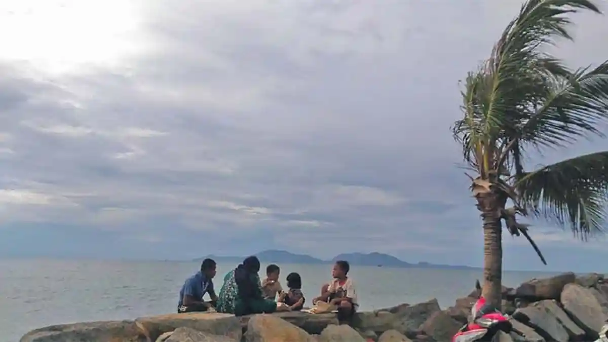 Pantai Syiah Kuala, Pilihan Berakhir Pekan