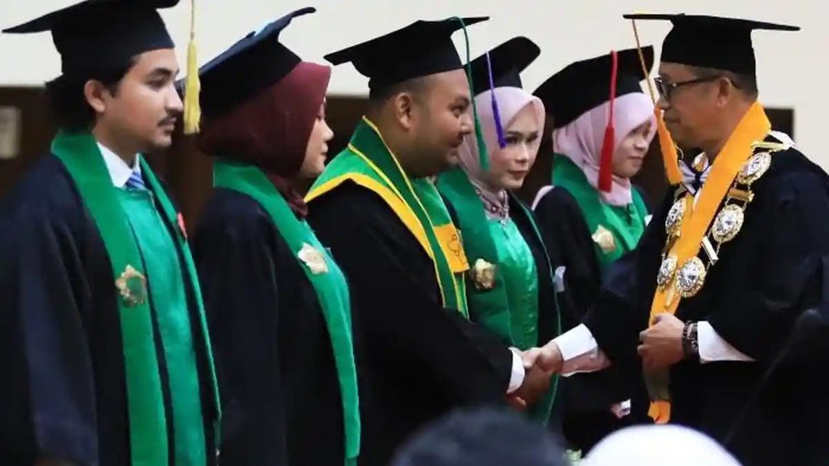 Pidato Perdana Prof Mirza di Wisuda USK, Alumni Diminta Jangan Hanya Cari Kerja
