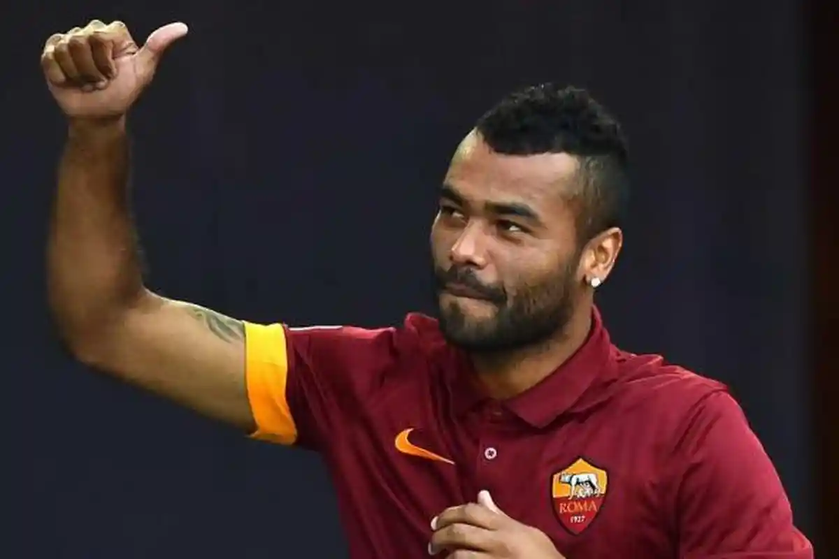 Roma Dikabarkan Putusan dengan Ashley Cole