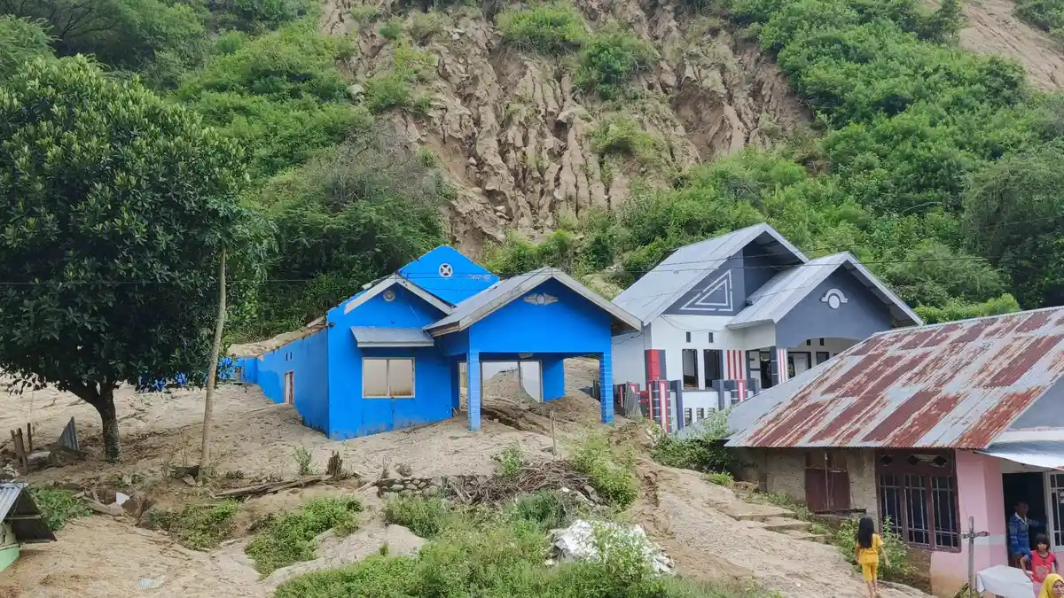 9 Bulan Rumah Warga Talumolo Gorontalo Tertimbun Longsor, Pemerintah Datang Foto-foto