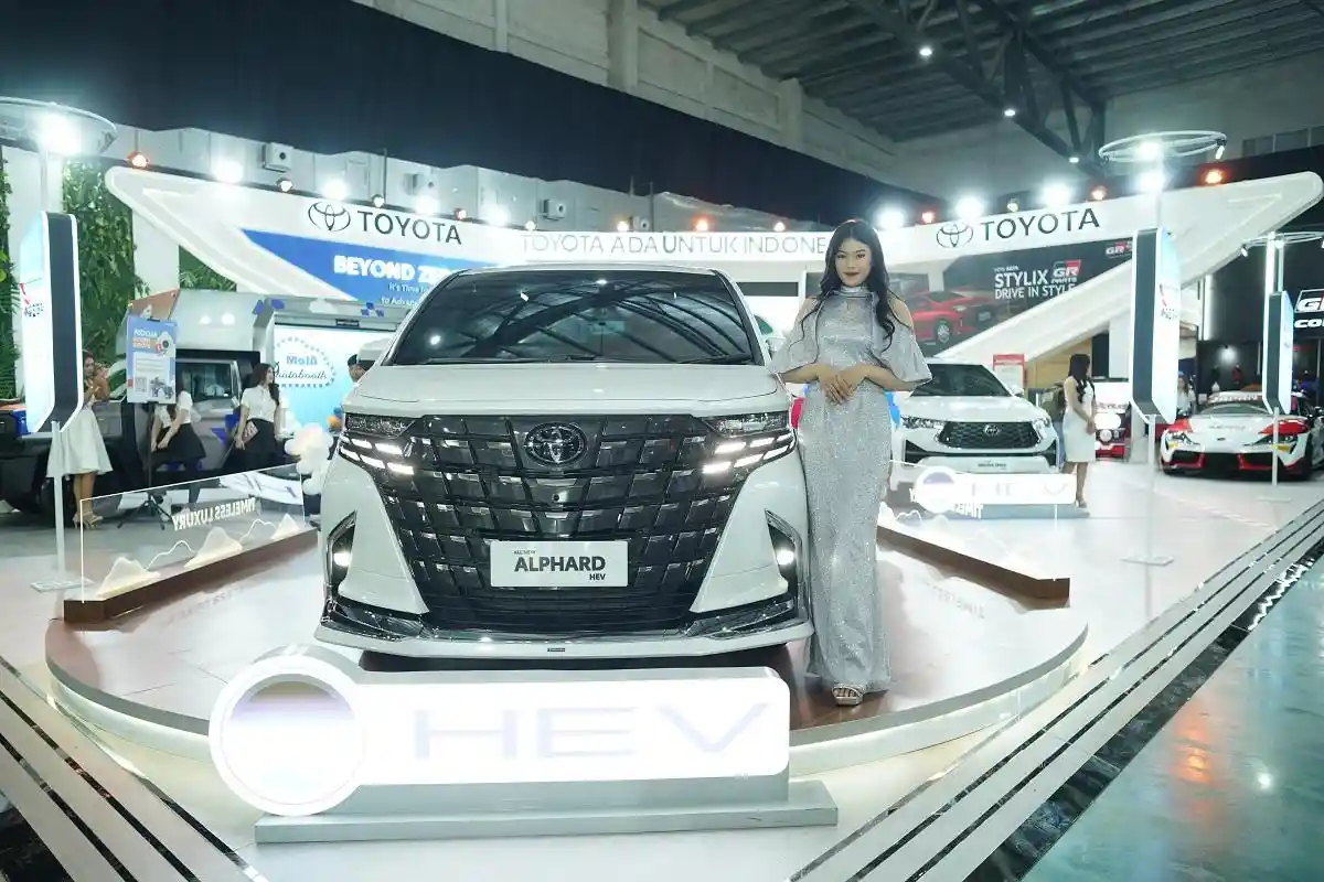 Penjualan Mobil Hybrid di Kalla Toyota Tembus 1.000 Unit hingga Oktober 2025