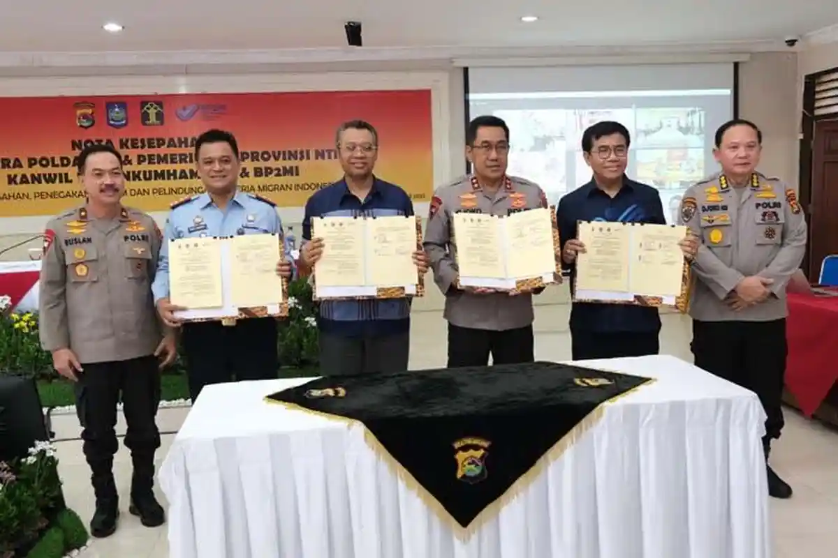 Kakanwil Kemenkumham NTB Teken Nota Kesepahaman Terkait PMI dengan Gubernur, Kapolda dan BP2MI