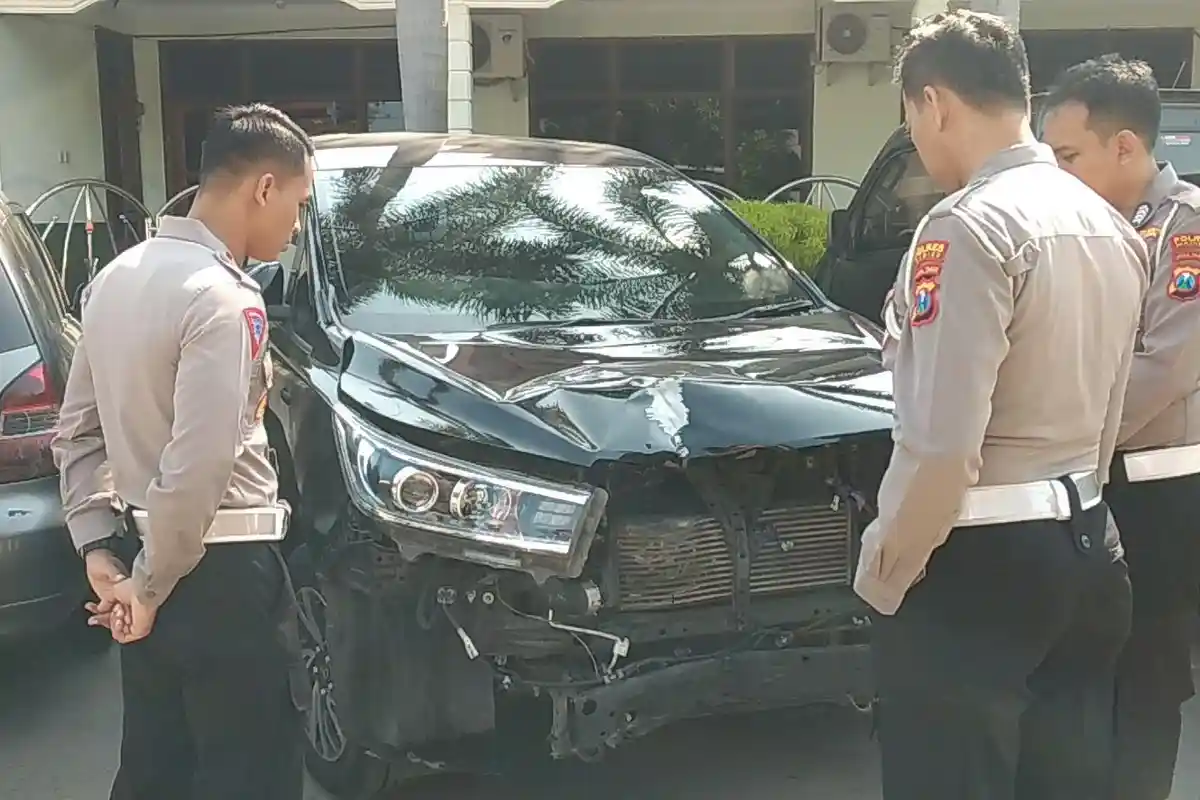 Tabrak Lari di Madiun Tewaskan Pemotor, Sopir Minibus Berusaha Hilangkan Jejak Barang Bukti