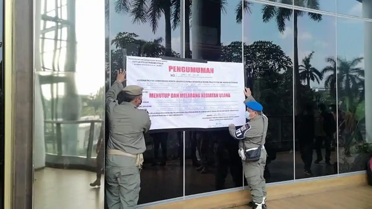 Izin Dicabut, Holywings Senayan Disegel Satpol PP dan Sudin Parekfraf Jakarta Pusat