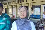 Sekda-Mateng-Litha-Febriani-saat-ditemui-di-depan-Kantor-Disdukcapil-Mateng.jpg