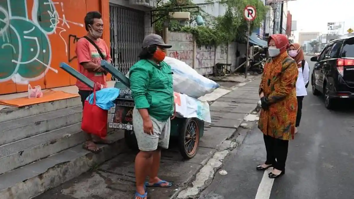 Pemulung yang Ditemui Risma di Depan ITC Roxy Mas Dibawa ke Balai Pangudi Luhur Bekasi