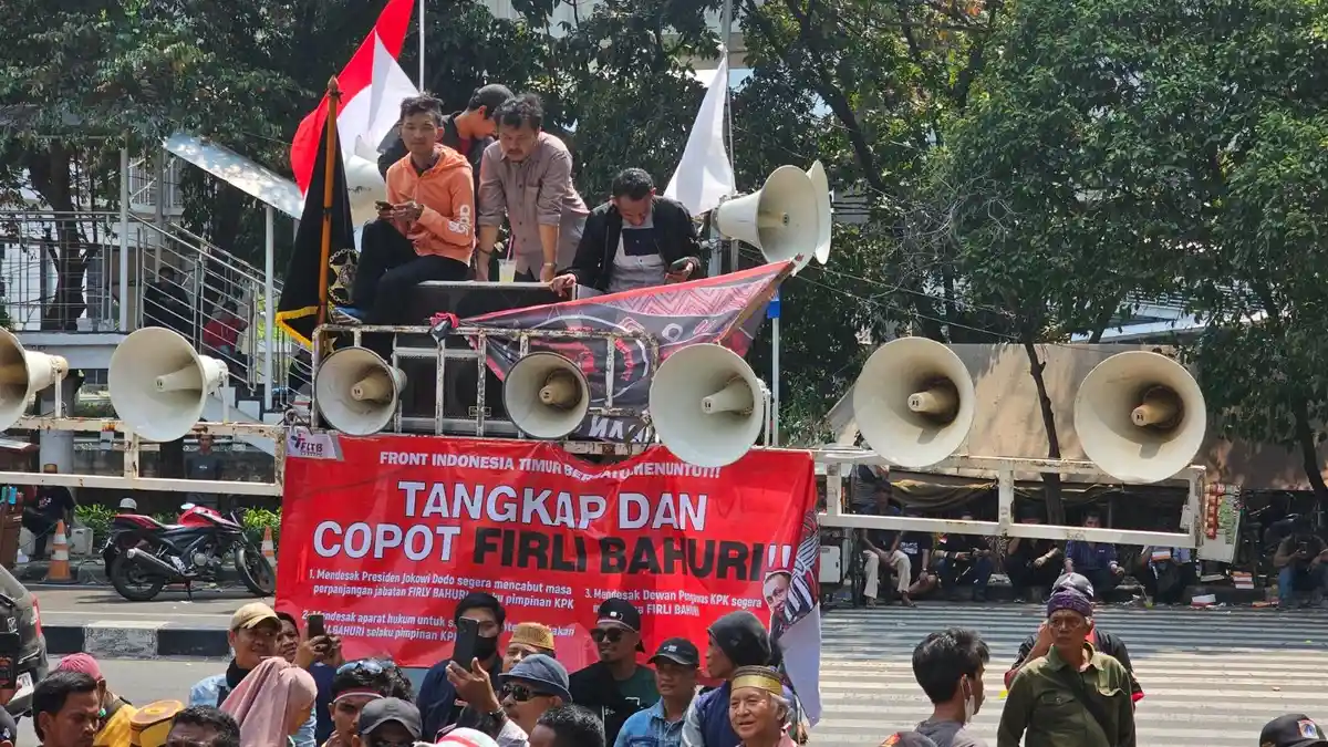 Gedung KPK Digeruduk Massa, Minta Firli Bahuri Dicopot