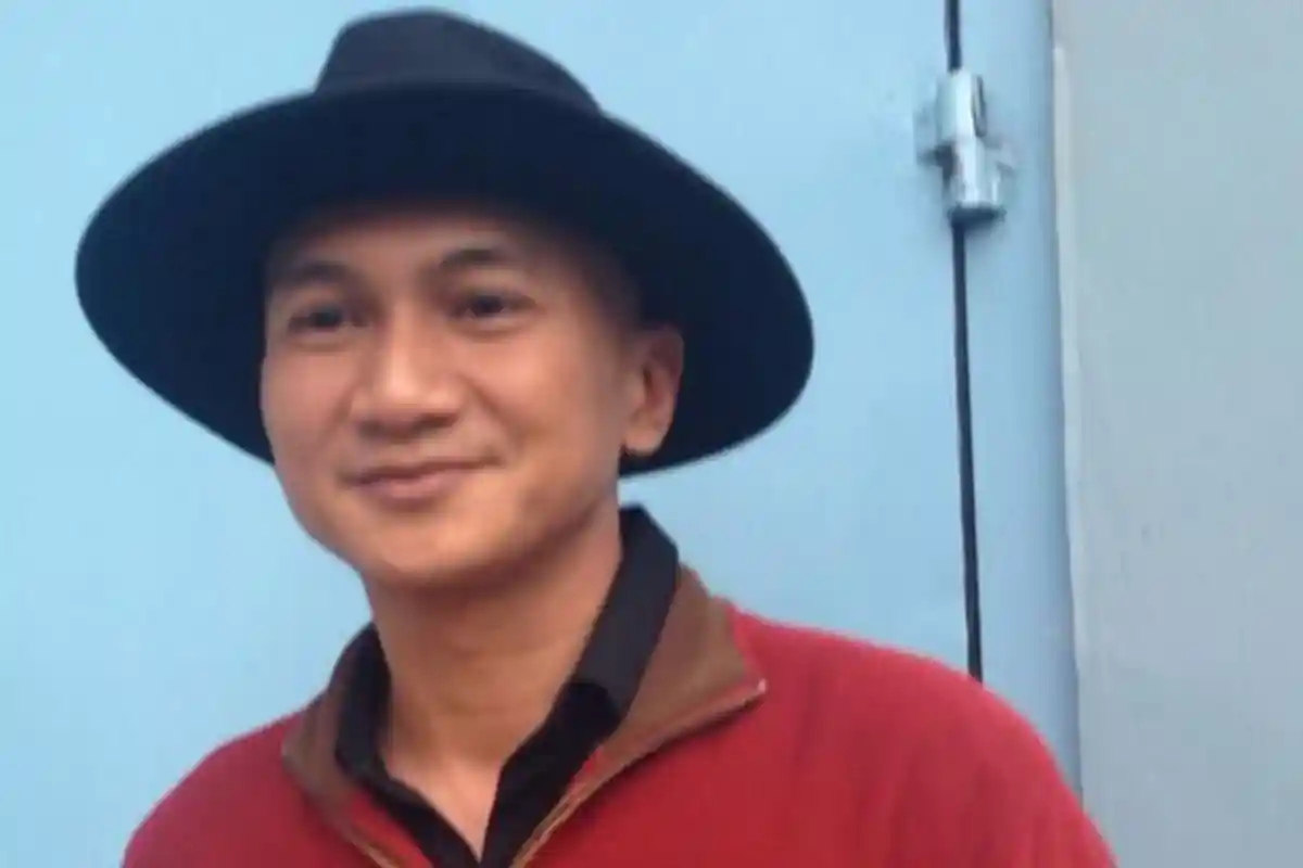 Buka Topi Fedora dan Ungkap Umurnya, Anji Diteriaki Penonton, 'Ganteng Kok'