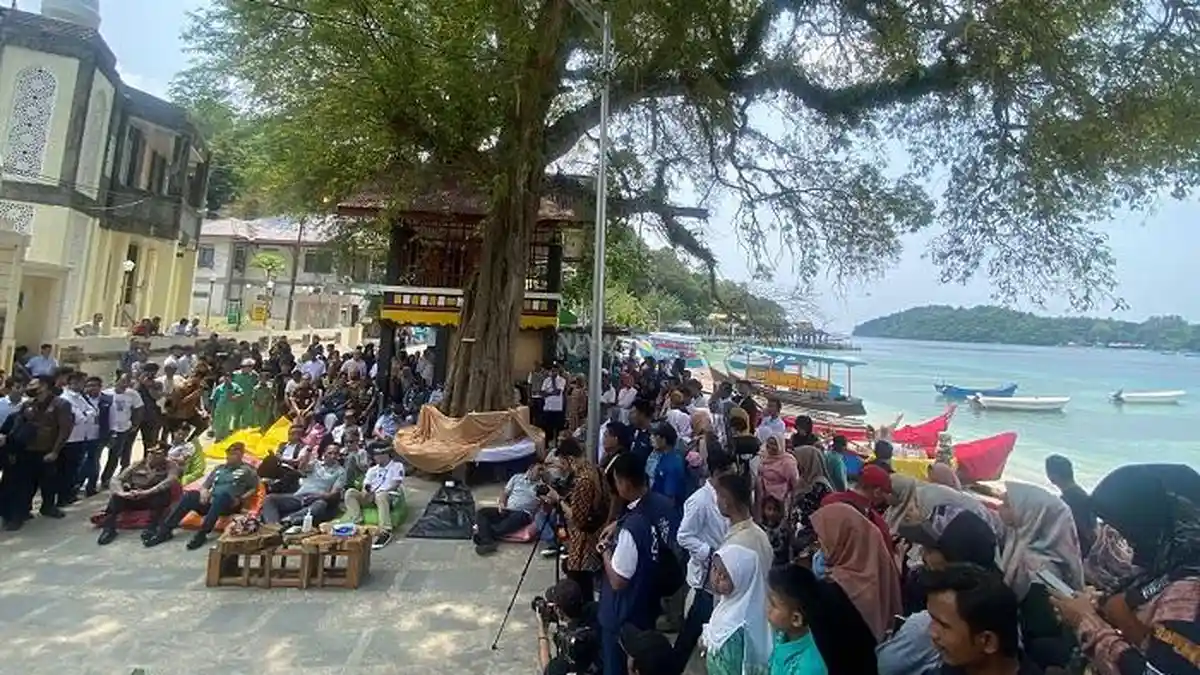 Sandiaga Teken Prasasti, Iboih dan Aneuk Laot Sabang Resmi Jadi Desa Wisata Terbaik