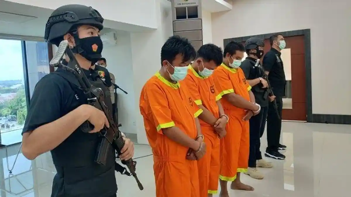Ternyata Ini Motif Teror Pelemparan Kepala Anjing Terhadap Rumah Pejabat Kejati Riau