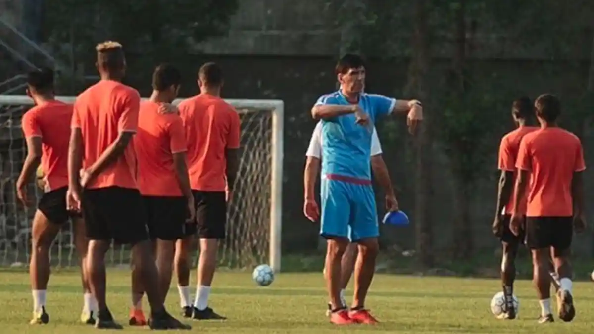 Laga Arema FC Vs Persebaya Digelar 7 Oktober? Milan Petrovic Pilih Persiapkan Timnya Mulai Sekarang