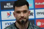 Bek-asing-Madura-United-Ruxi-saat-jumpa-pers-jelang-laga-Madura-United-vs-Persija-Jakarta-2025.jpg
