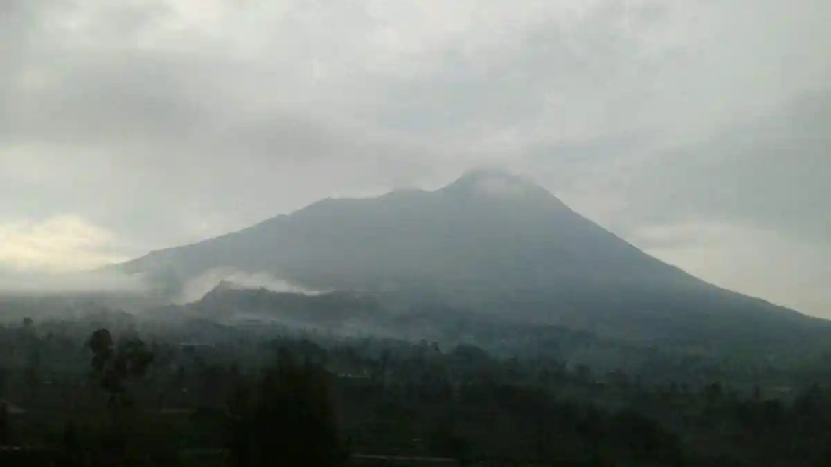 Gunung Merapi Kembali Keluarkan Awan Panas pada Rabu Pagi, Jarak Luncur 1.000 M
