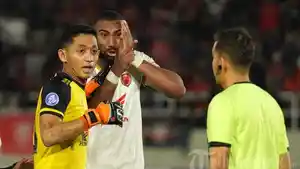 Bek-tengah-PSM-Makassar-Yuran-Fernandes-tengah.jpg