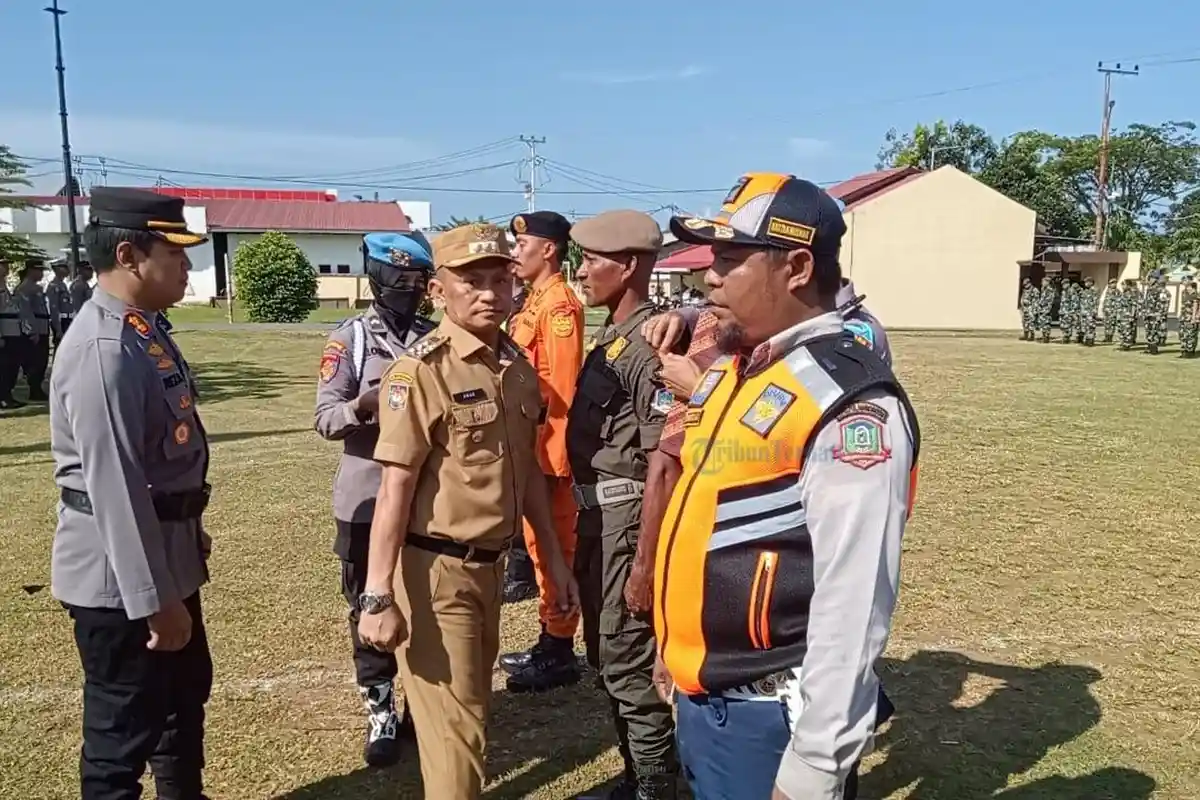 Pj Bupati Morotai Pimpinan Apel Gelar Pasukan Operasi Ketupat Lebaran dan Idul Fitri 2023