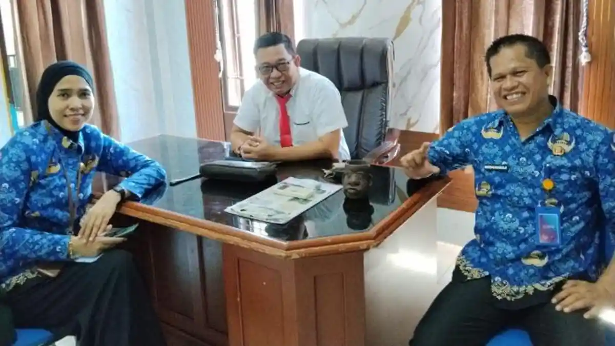 Takalar One Click Pangkas Antrean Nelayan, Dinas Perikanan Hadirkan Pelayanan Serba Cepat - Hari-Pertama-Kerja-Dinas-Perikanan-Takalar.jpg