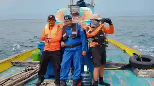 Tim-gabungan-melakukan-pencarian-nelayan.jpg