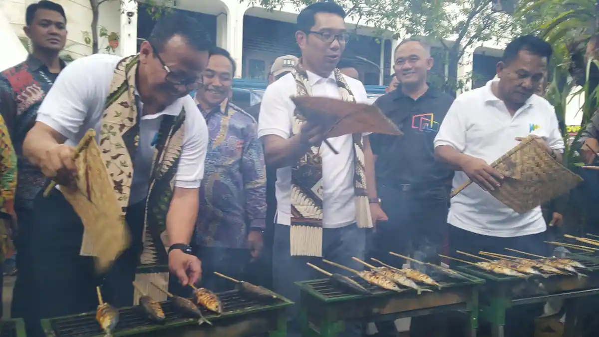 Edhy Prabowo Bawa Ikan 1,2 Ton, Bakar Ikan Bersama Ridwan Kamil di West Java Festival 2019