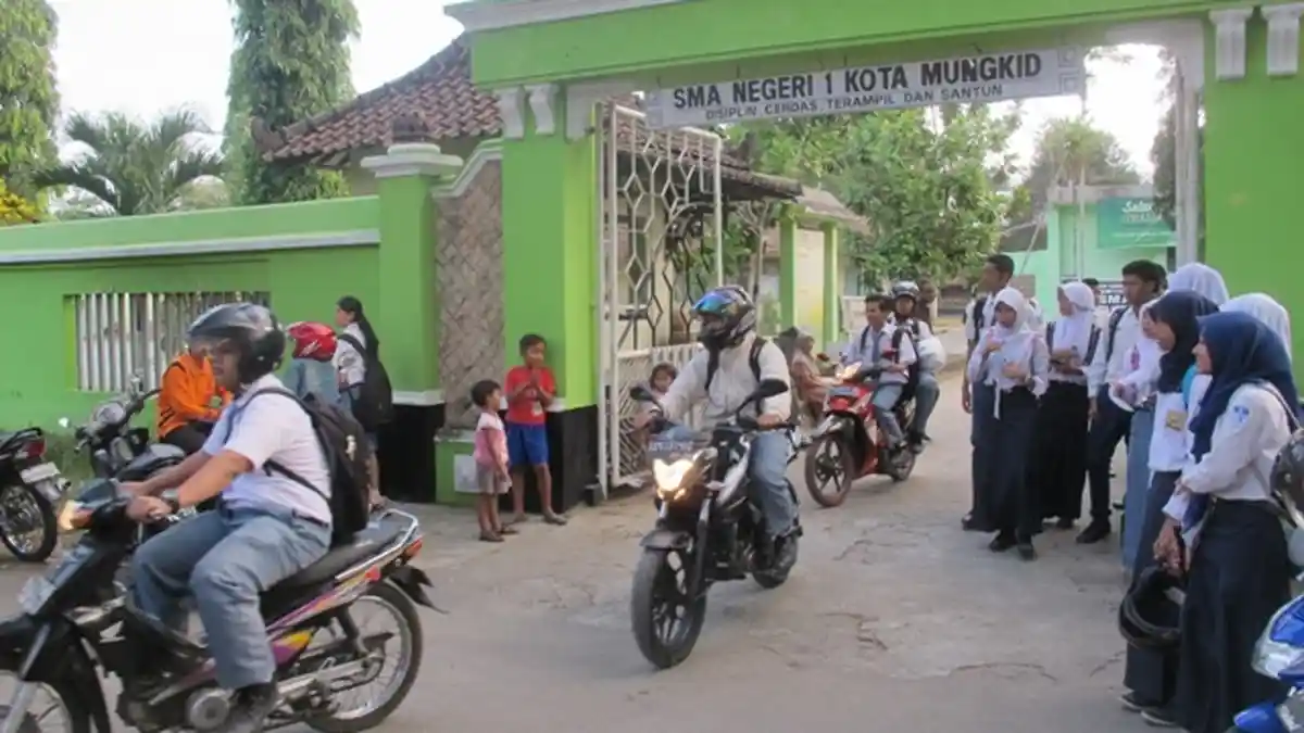 Kebijakan Lima Hari Sekolah di Jawa Tengah Mulai Mendapat Kritikan