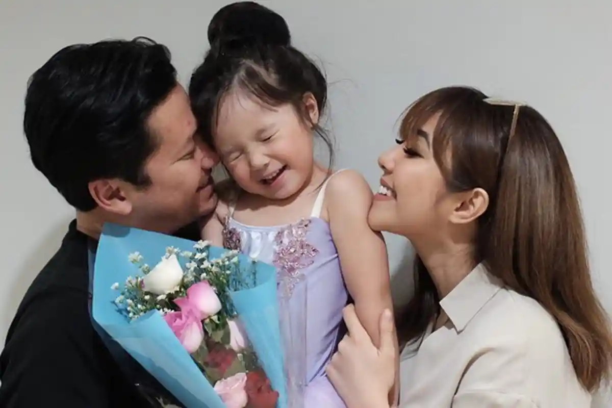 Meski dalam Masa Perceraian, Gading Marten & Gisella Anastasia Masih Hadiri Pementasan Balet Gempita